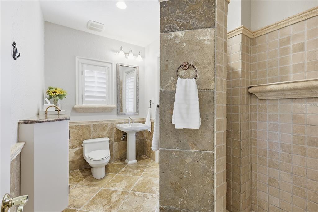 Sarasota, Florida, 34234, United States, 3 Bedrooms Bedrooms, ,3 BathroomsBathrooms,Residential,For Sale,1989538