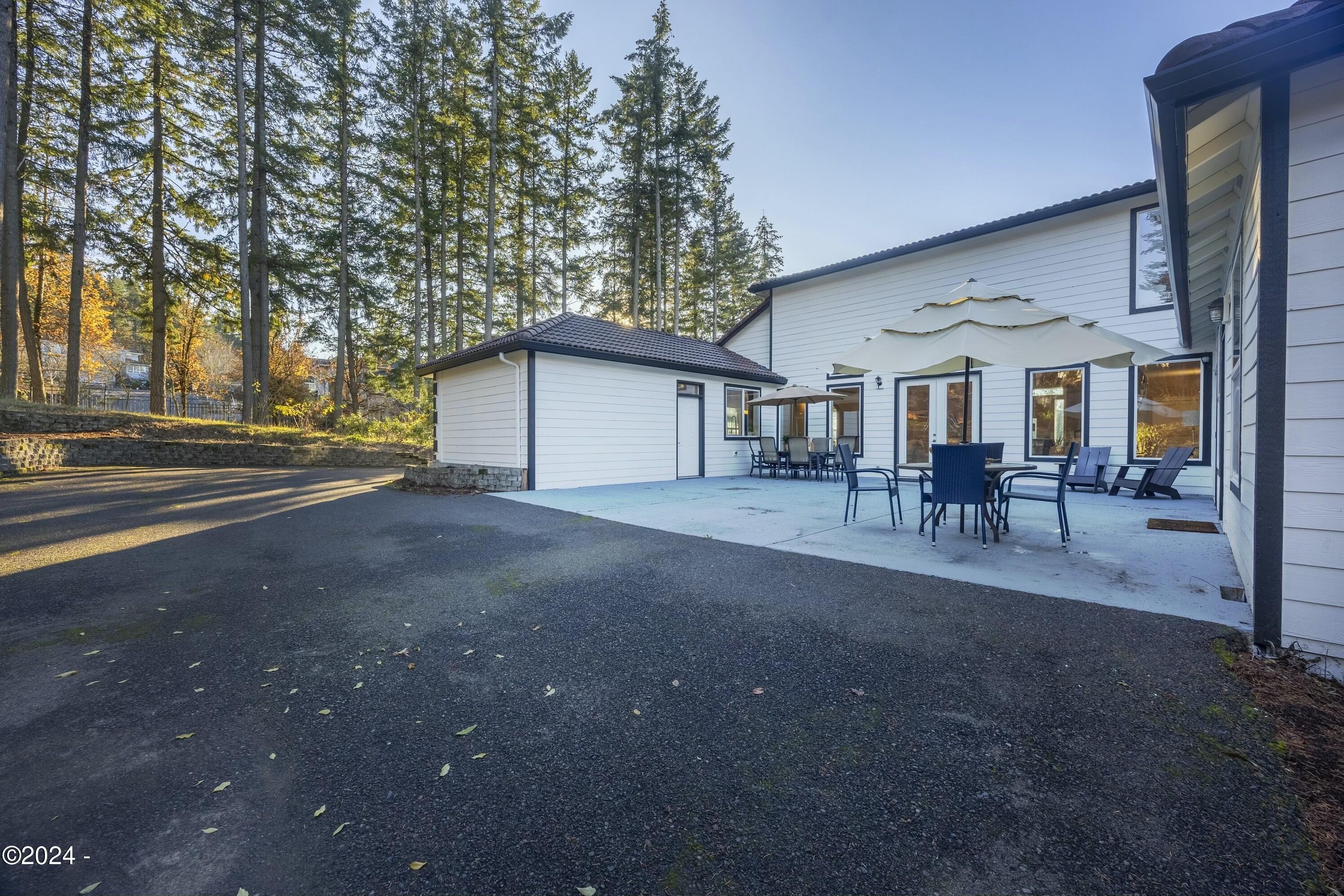 12989 SE Mountain Gate, Happy Valley, Oregon, 97086, United States, 4 Bedrooms Bedrooms, ,5 BathroomsBathrooms,Residential,For Sale,12989 SE Mountain Gate,1668514