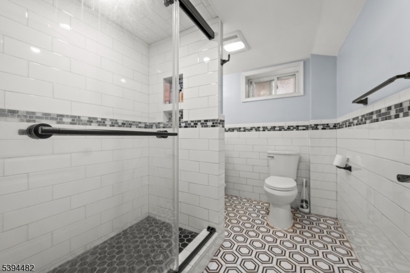 Plainfield City, New Jersey, 07060, United States, 6 Bedrooms Bedrooms, ,4 BathroomsBathrooms,Residential,For Sale,1989073