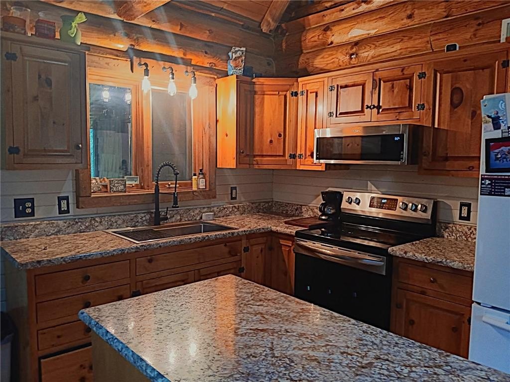 Alexandria, Minnesota, 56308, United States, 3 Bedrooms Bedrooms, ,1 BathroomBathrooms,Residential,For Sale,1978557