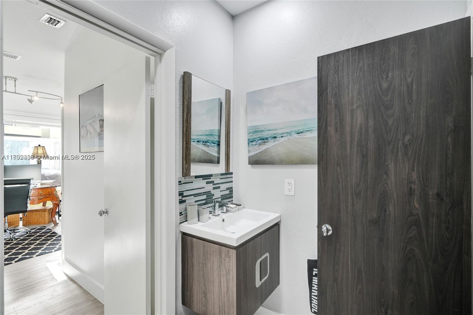 Aventura, Florida, 33180, United States, 4 Bedrooms Bedrooms, ,4 BathroomsBathrooms,Residential,For Sale,1826404