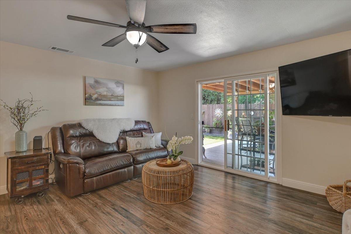 Orangevale, California, 95662, United States, 4 Bedrooms Bedrooms, ,2 BathroomsBathrooms,Residential,For Sale,1795396