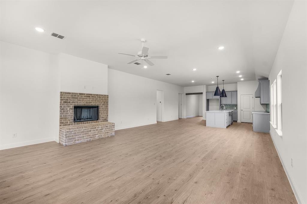 Brock, Texas, 76087, United States, 4 Bedrooms Bedrooms, ,3 BathroomsBathrooms,Residential,For Sale,1979509