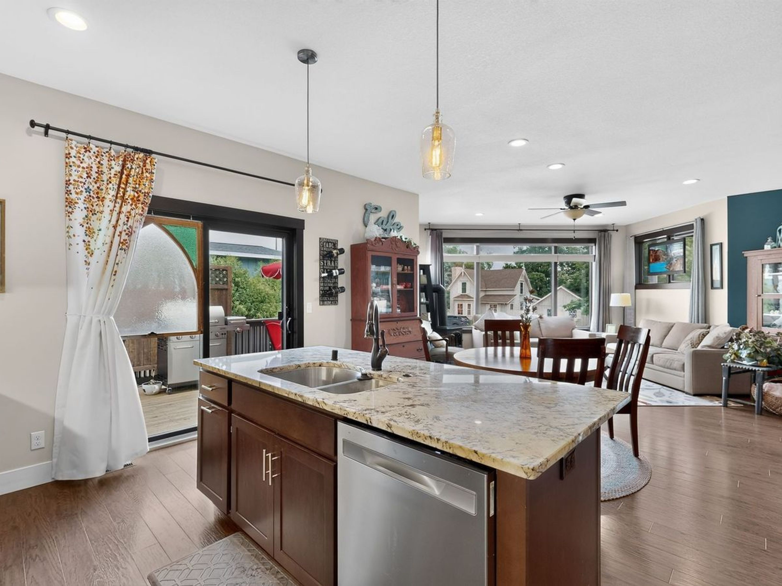  Modern Lake Pepin Retreat with Proven Income Potential - 物件實景