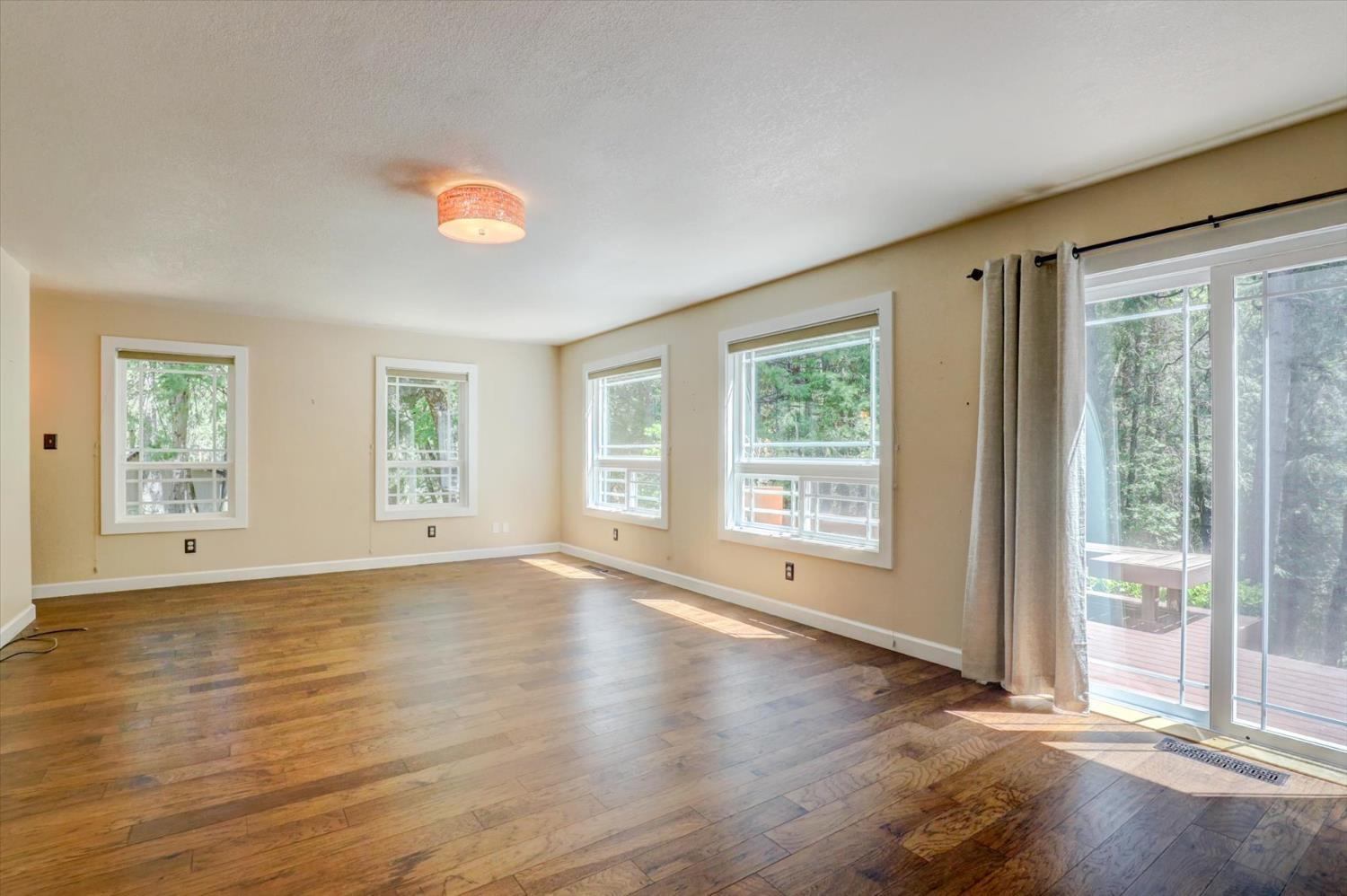 Nevada City, California, 95959, United States, 4 Bedrooms Bedrooms, ,4 BathroomsBathrooms,Residential,For Sale,1921585