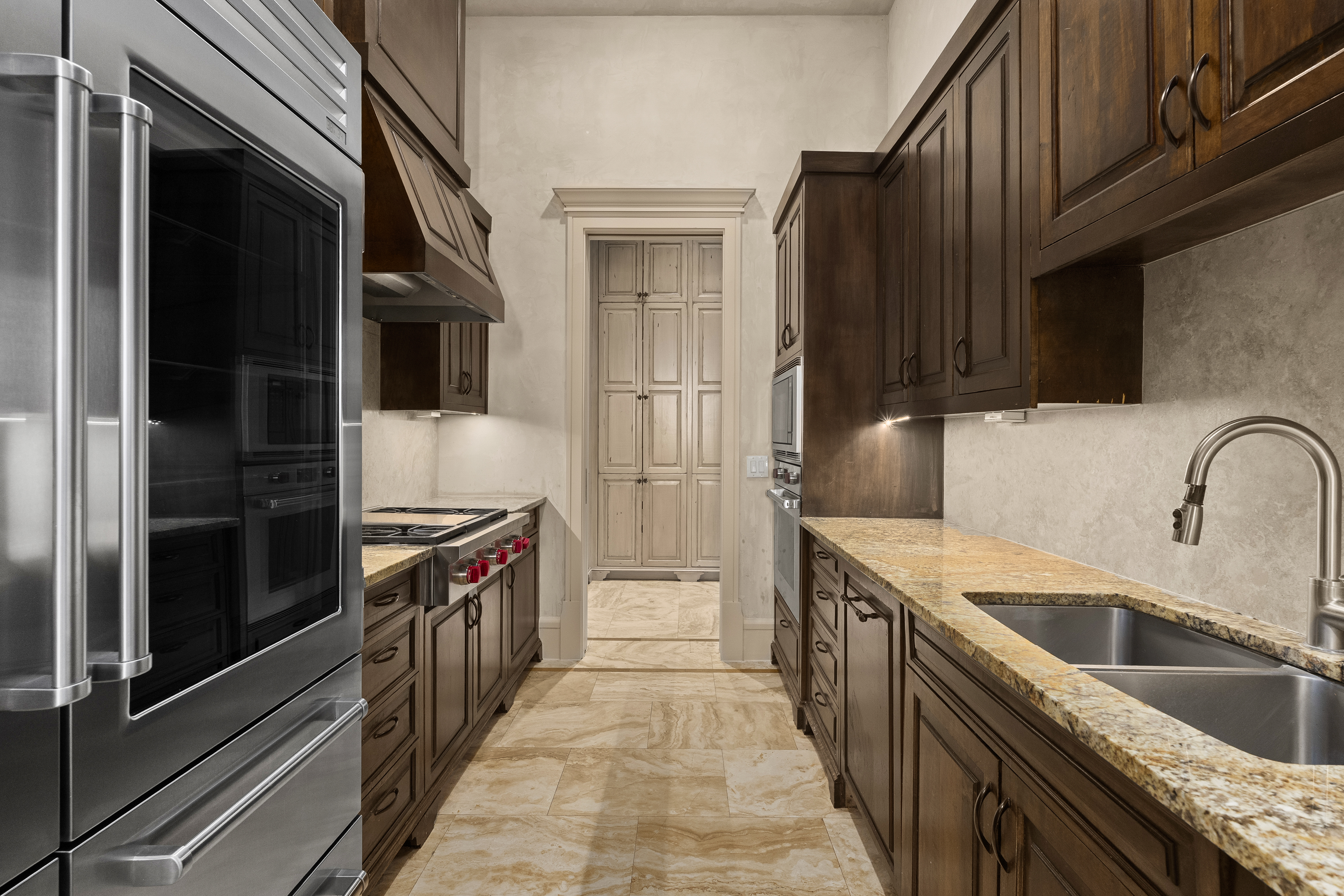  Mediterranean Style Estate in The Dominion - 物件實景