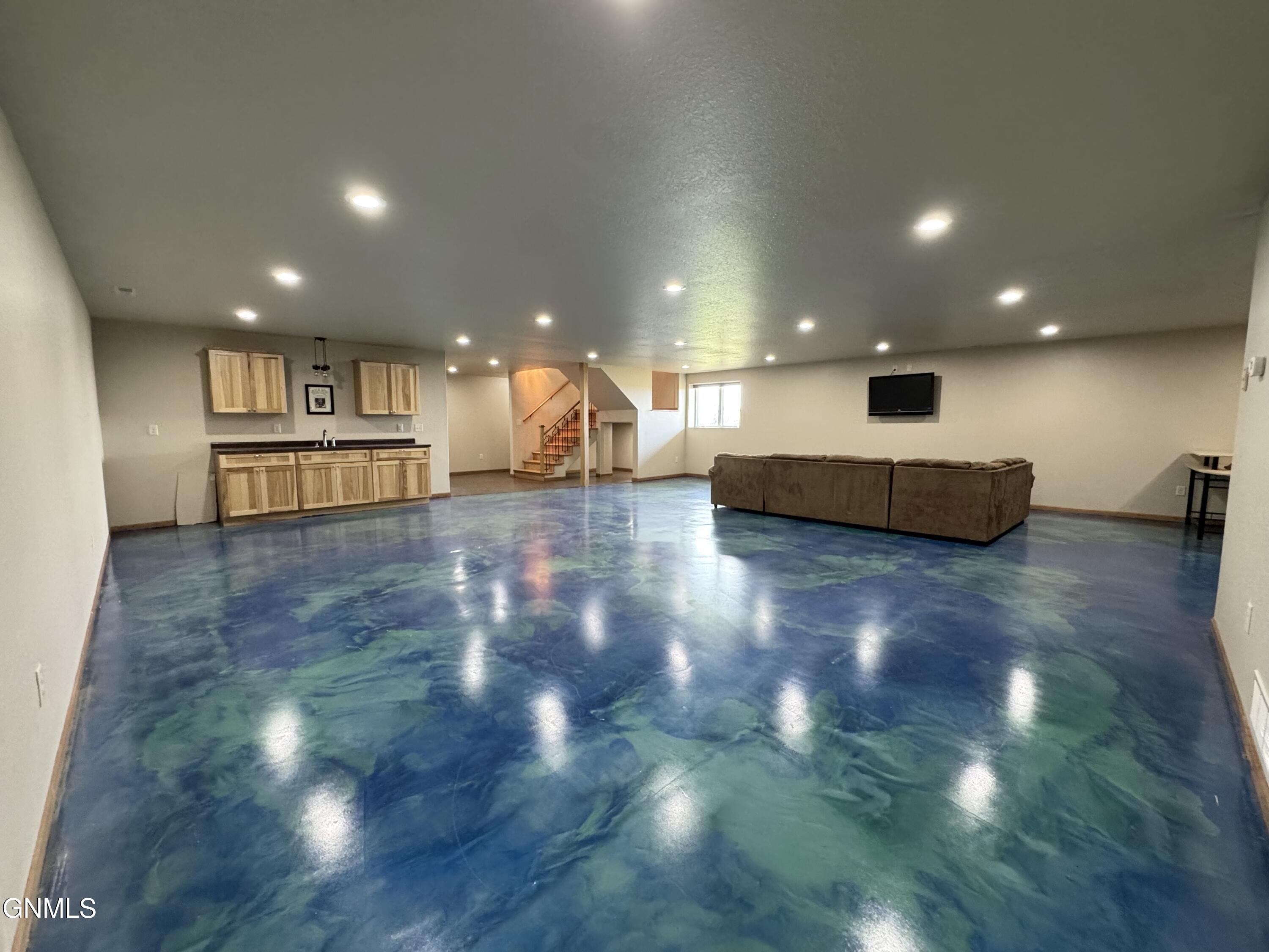 New Salem, North Dakota, 58563, United States, 7 Bedrooms Bedrooms, ,1 BathroomBathrooms,Residential,For Sale,1904775