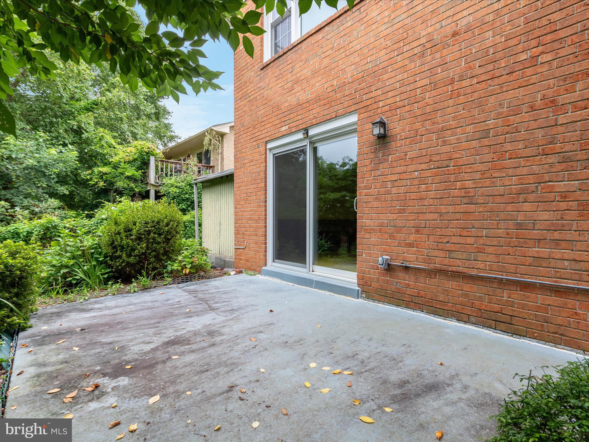 Falls Church, Virginia, 22043, United States, ,Residential,For Sale,1914114