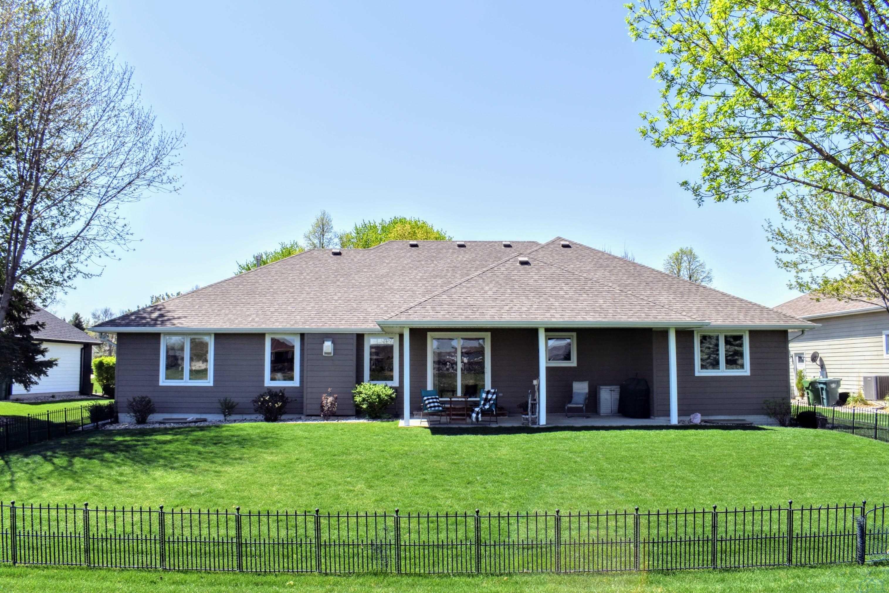Dakota Dunes, South Dakota, 57049, United States, 4 Bedrooms Bedrooms, ,3 BathroomsBathrooms,Residential,For Sale,2033503