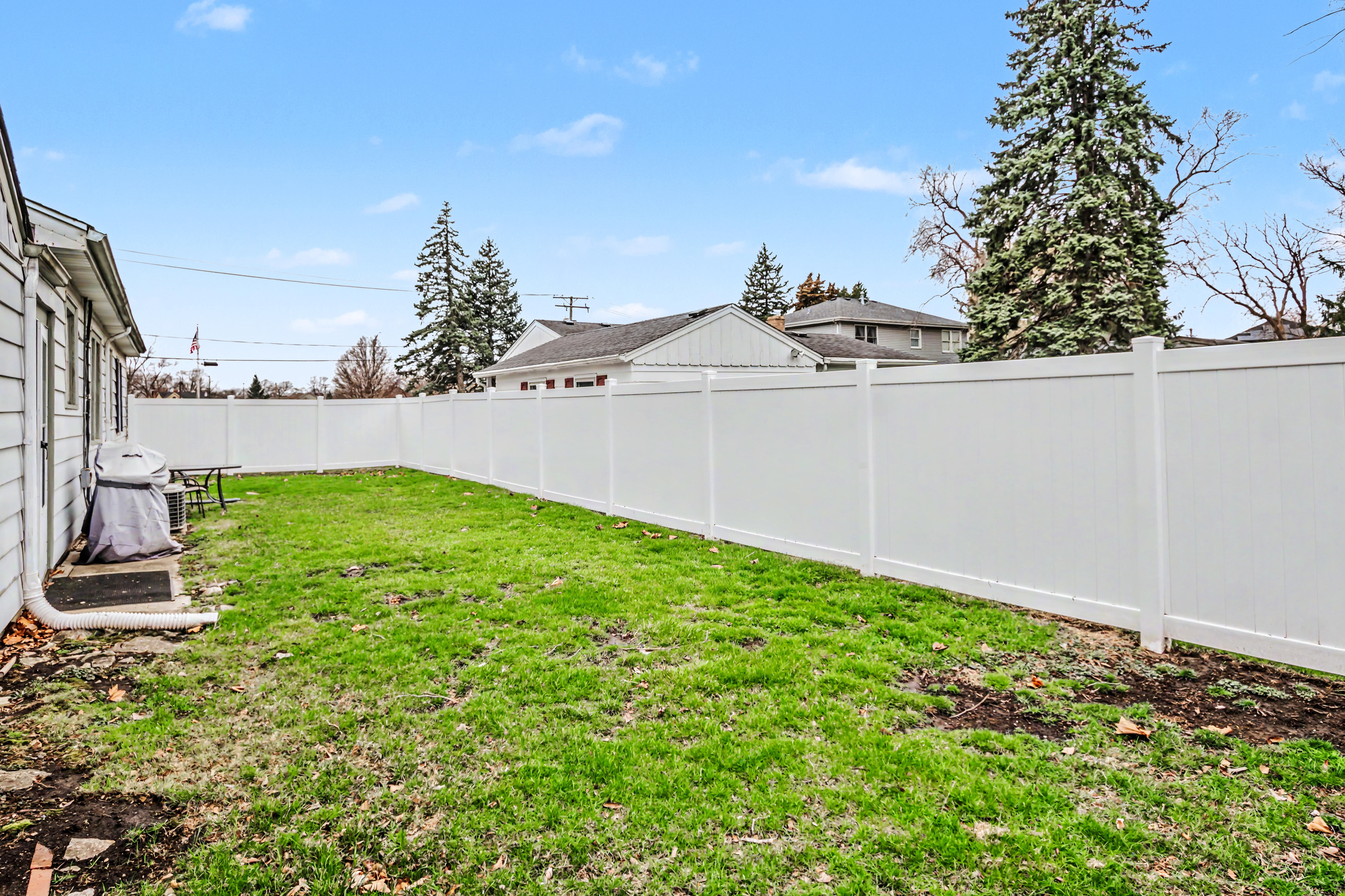  Beautifully Maintained Starter Home - 物件實景