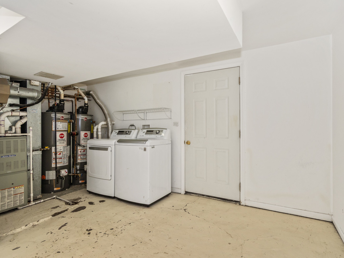 Evanston, Illinois, 60201, United States, 5 Bedrooms Bedrooms, ,3 BathroomsBathrooms,Residential,For Sale,1908877