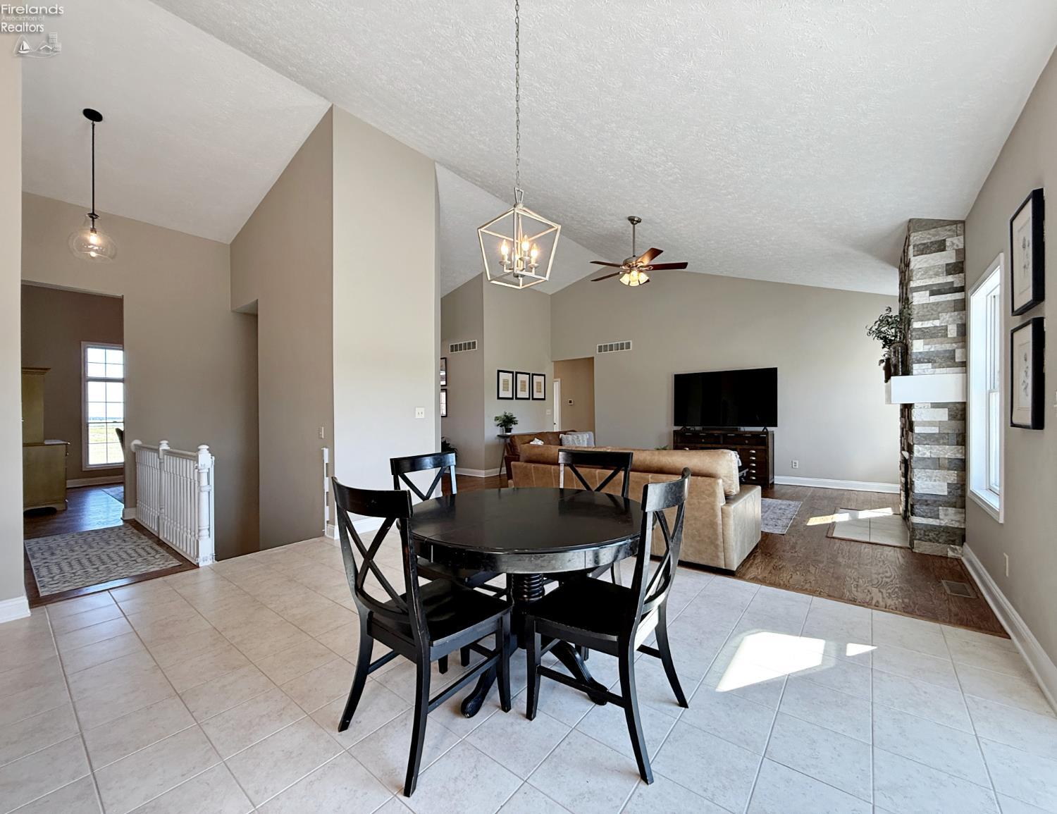 McComb, Ohio, 45858, United States, 4 Bedrooms Bedrooms, ,4 BathroomsBathrooms,Residential,For Sale,1978149