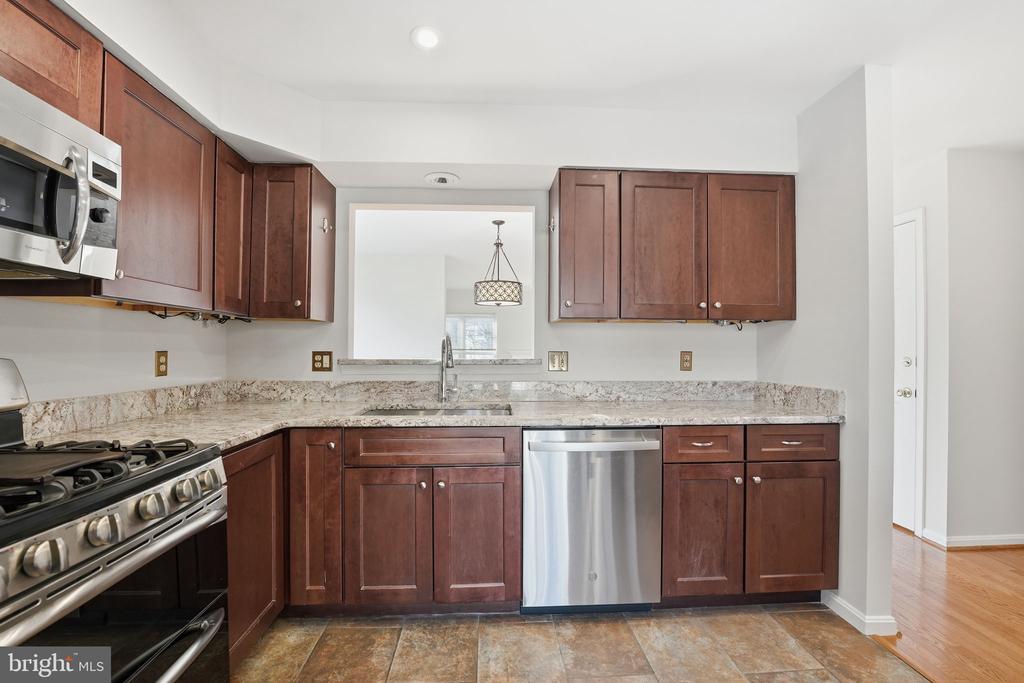 Sterling, Virginia, 20166, United States, 3 Bedrooms Bedrooms, ,3 BathroomsBathrooms,Residential,For Sale,2010365