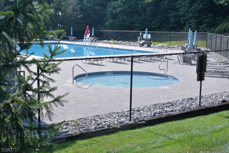 Bernards Twp., New Jersey, 07920, United States, 5 Bedrooms Bedrooms, ,4 BathroomsBathrooms,Residential,For Sale,1933609