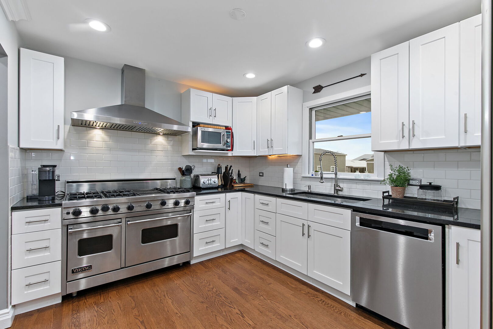 Mundelein, Illinois, 60060, United States, 2 Bedrooms Bedrooms, ,3 BathroomsBathrooms,Residential,For Sale,2010290