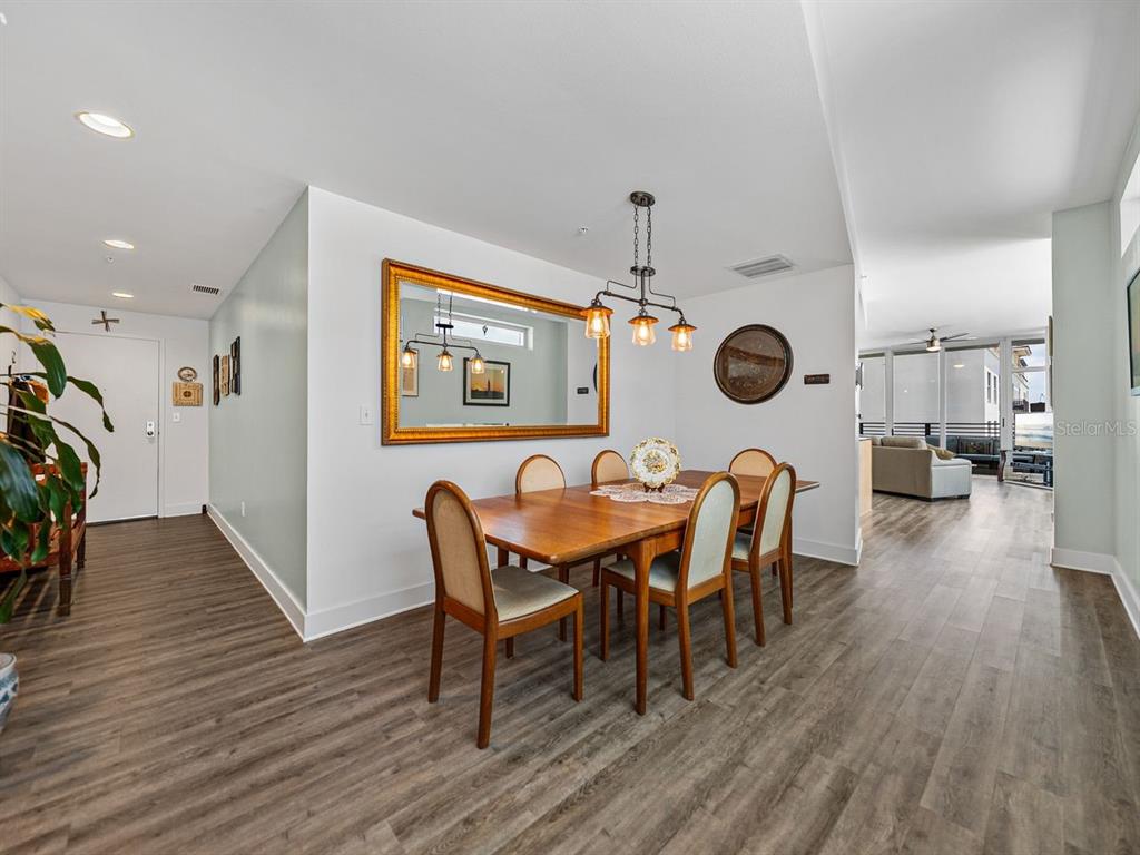 Tampa, Florida, 33602, United States, 1 Bedroom Bedrooms, ,2 BathroomsBathrooms,Residential,For Sale,1807675