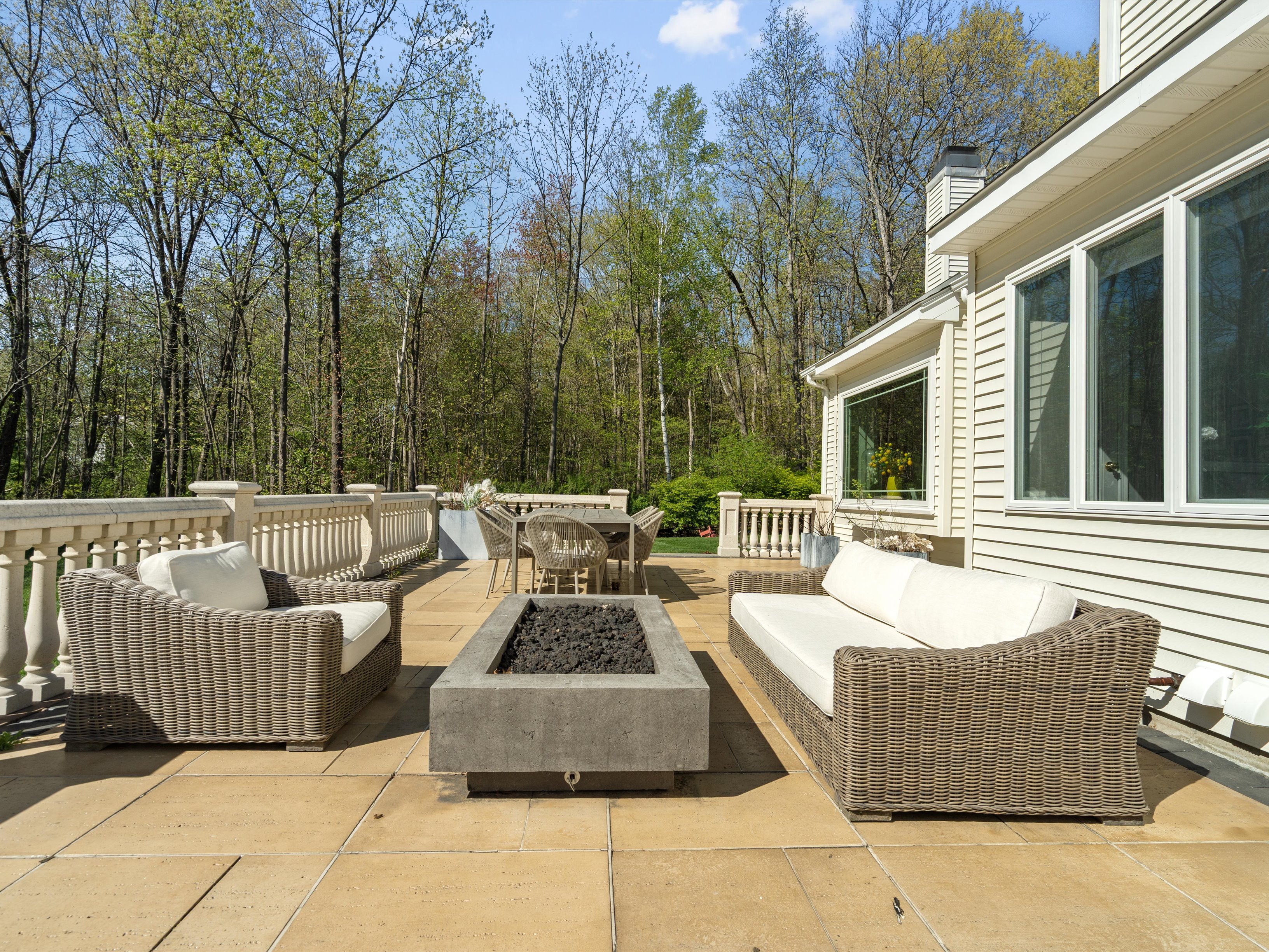  7 Dickinson Circle, Shrewsbury, MA 01545 - 物件實景