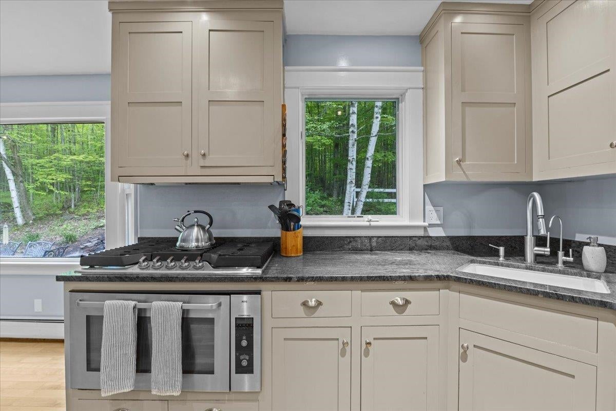Stowe, Vermont, 05672, United States, 6 Bedrooms Bedrooms, ,4 BathroomsBathrooms,Residential,For Sale,1840743