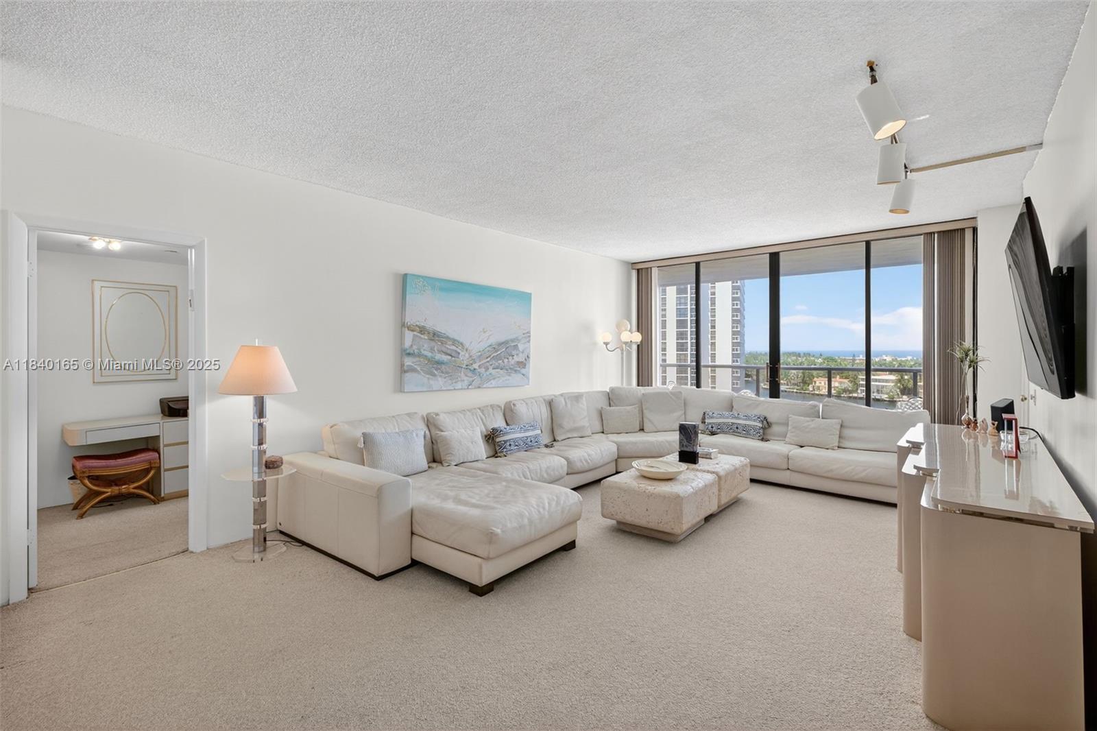 Aventura, Florida, 33180, United States, 2 Bedrooms Bedrooms, ,2 BathroomsBathrooms,Residential,For Sale,1897536