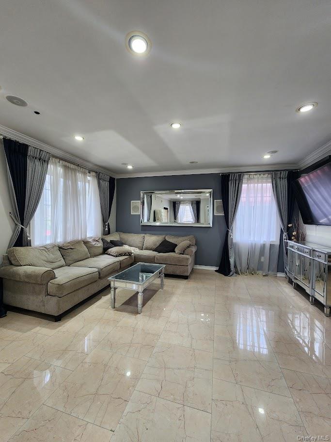 Forest Hills, New York, 11375, United States, 3 Bedrooms Bedrooms, ,3 BathroomsBathrooms,Residential,For Sale,1989645