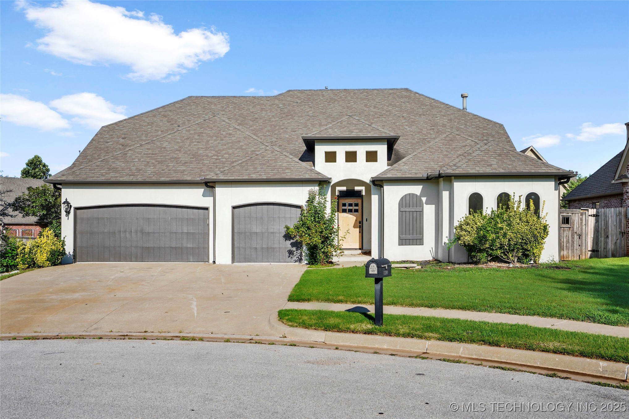Bixby, Oklahoma, 74008, United States, 5 Bedrooms Bedrooms, ,4 BathroomsBathrooms,Residential,For Sale,1908435