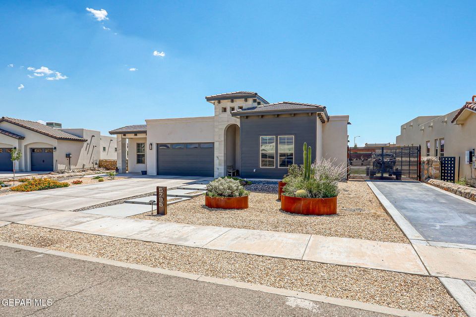 El Paso, Texas, 79932, United States, 5 Bedrooms Bedrooms, ,2 BathroomsBathrooms,Residential,For Sale,1915339