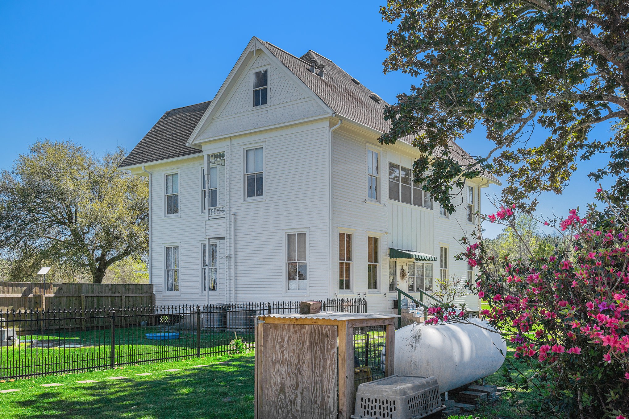 Anahuac, Texas, 77514, United States, 3 Bedrooms Bedrooms, ,2 BathroomsBathrooms,Residential,For Sale,1908288