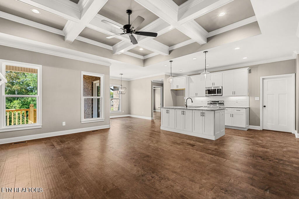 Lenoir City, Tennessee, 37771, United States, 3 Bedrooms Bedrooms, ,2 BathroomsBathrooms,Residential,For Sale,1933466