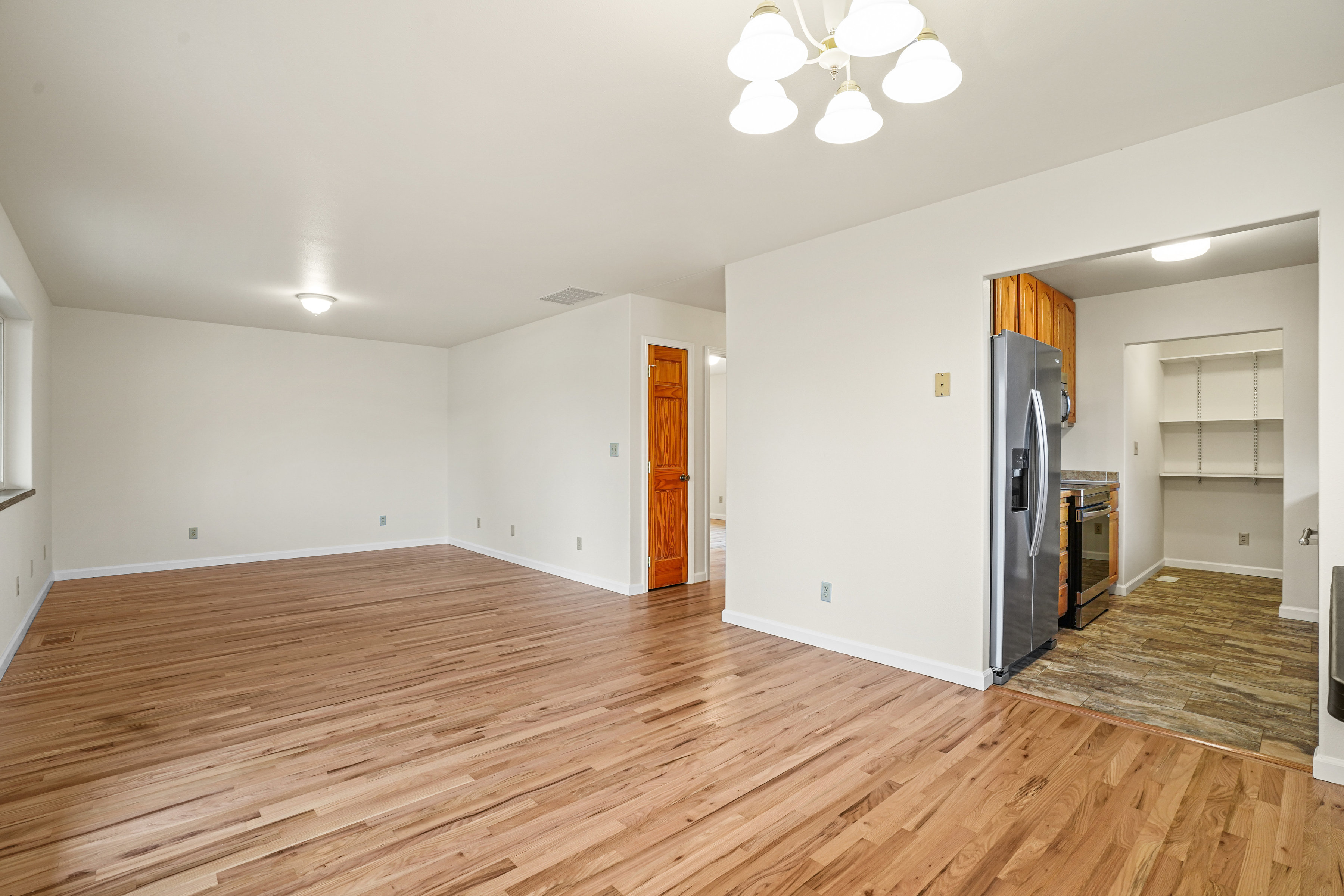  Lives Like Two Homes - 物件實景