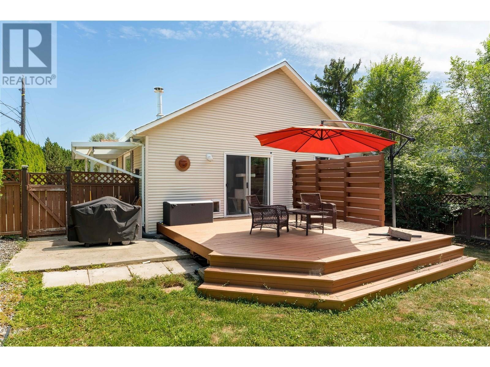 KELOWNA, British Columbia, V1V 1S9, CA, 4 Bedrooms Bedrooms, ,3 BathroomsBathrooms,Residential,For Sale,1895438
