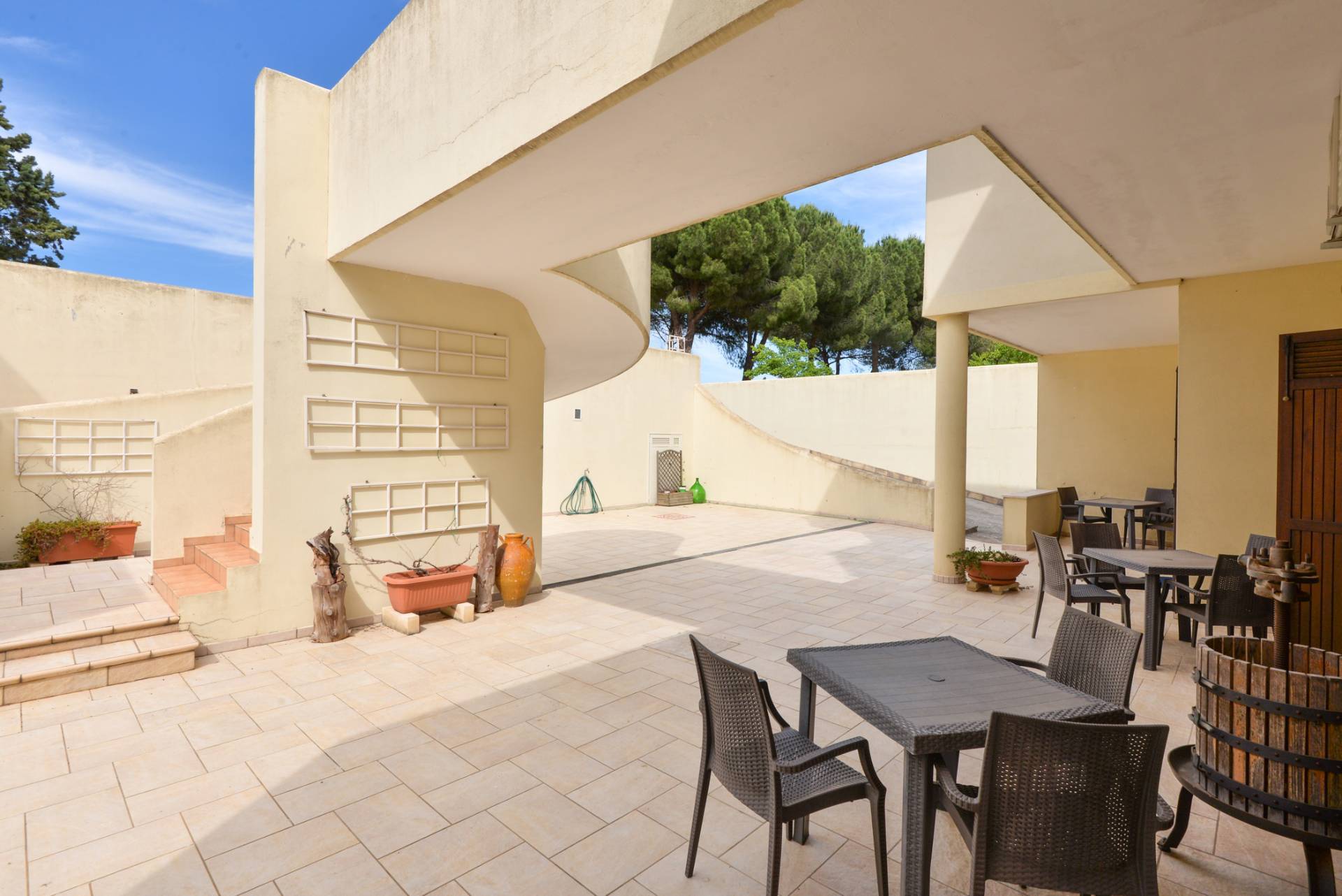Lecce, Lecce, 73100, IT, 7 Bedrooms Bedrooms, ,6 BathroomsBathrooms,Residential,For Sale,1848251