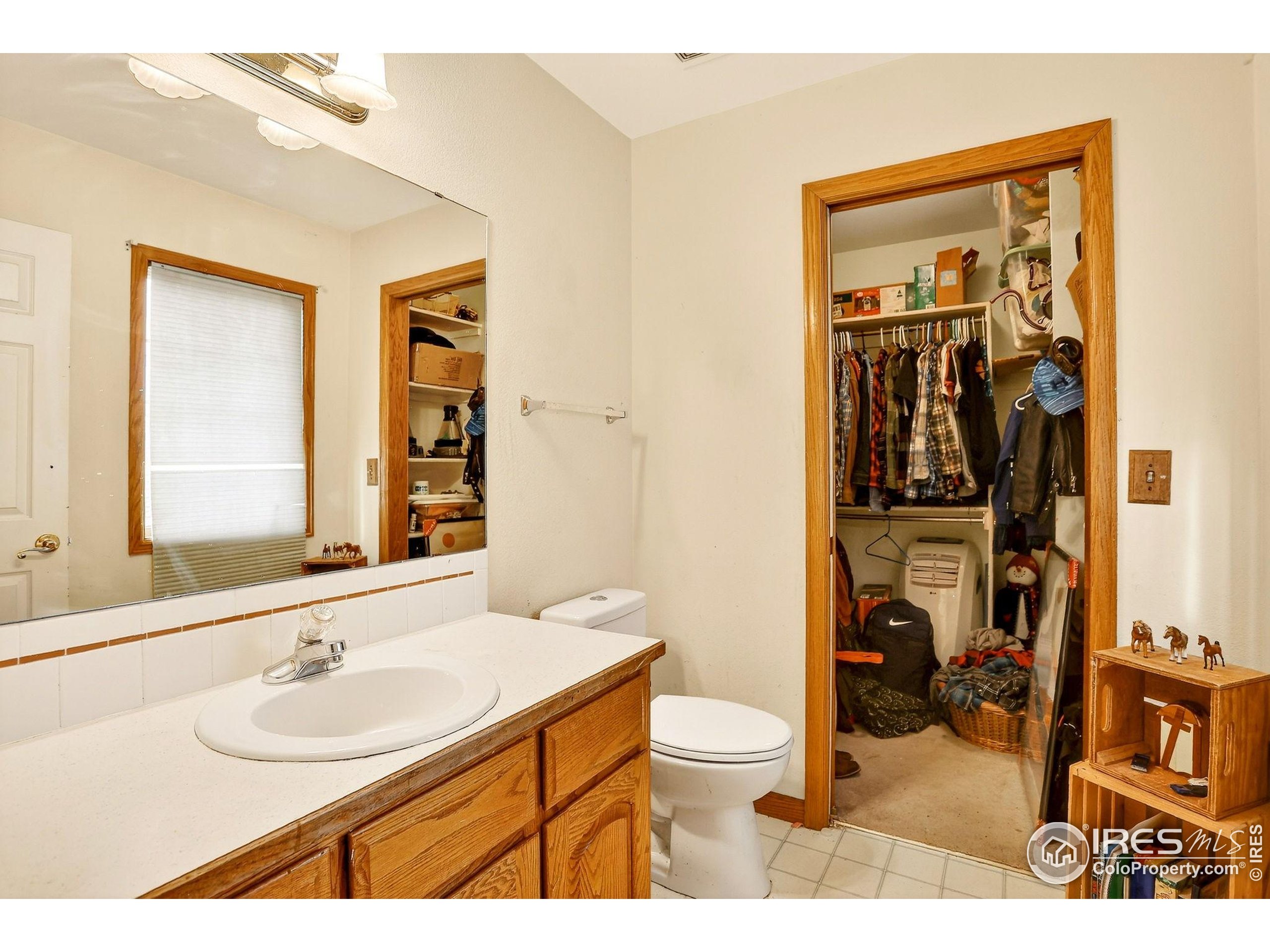 Loveland, Colorado, 80538, United States, 4 Bedrooms Bedrooms, ,4 BathroomsBathrooms,Residential,For Sale,1992882