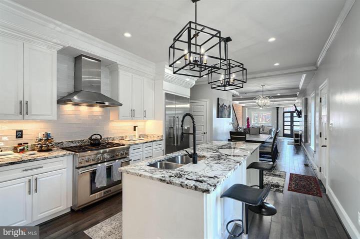 Baltimore, Maryland, 21230, United States, 5 Bedrooms Bedrooms, ,7 BathroomsBathrooms,Residential,For Sale,1920297