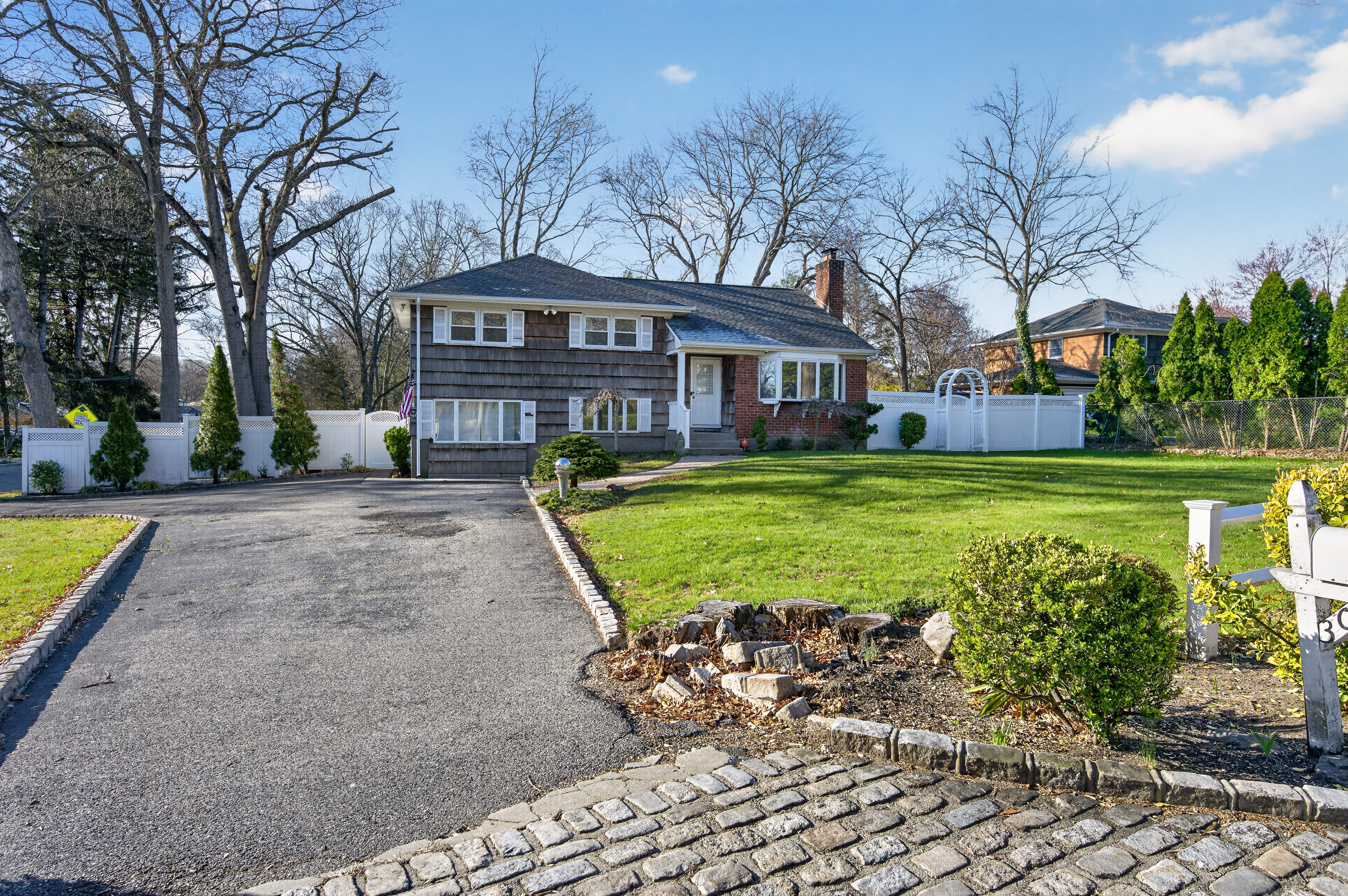  304 Maplewood Road, Huntington Station, NY 11746 - 物件實景