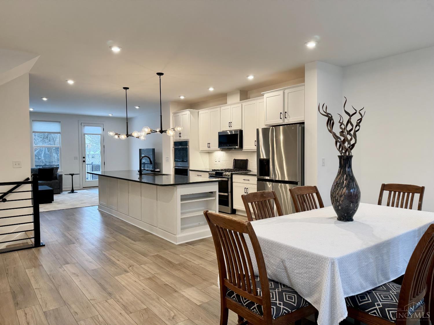 Loveland, Ohio, 45140, United States, 3 Bedrooms Bedrooms, ,3 BathroomsBathrooms,Residential,For Sale,2003068