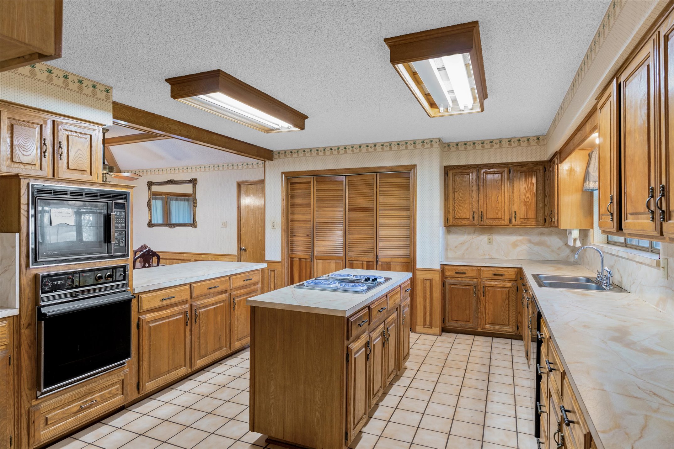 Canton, Texas, 75103, United States, 3 Bedrooms Bedrooms, ,2 BathroomsBathrooms,Residential,For Sale,1974992