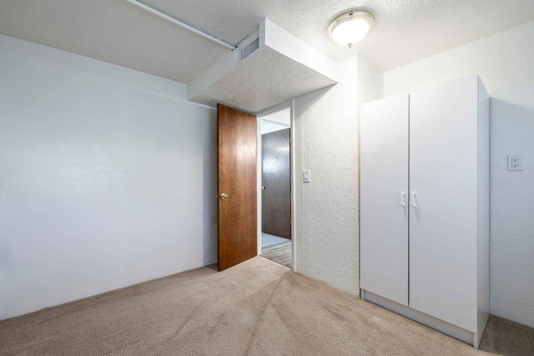  Fully Updated and Move-In Ready - 物件實景