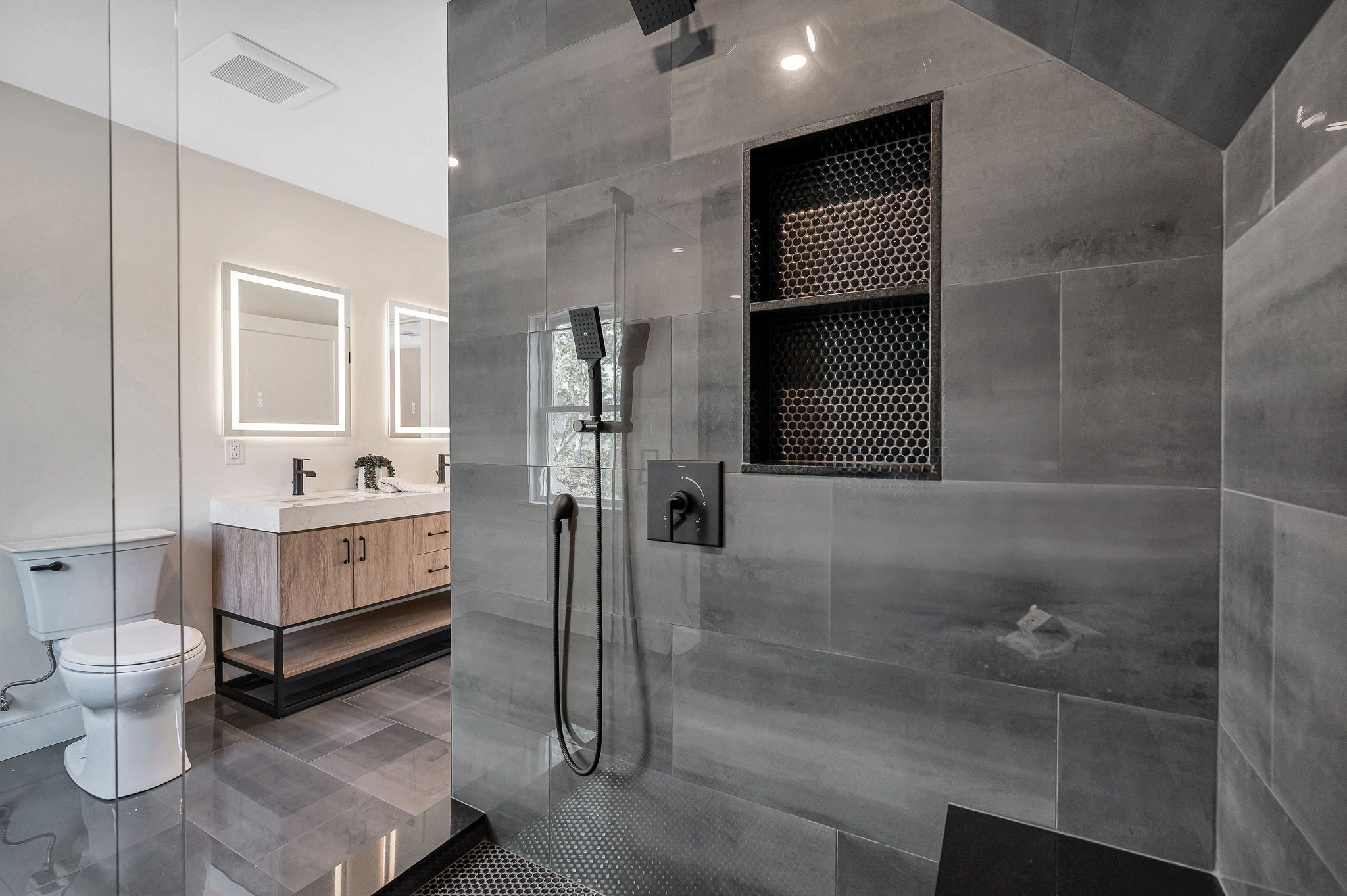 Wakefield, Massachusetts, 01880, United States, 3 Bedrooms Bedrooms, ,3 BathroomsBathrooms,Residential,For Sale,1974087