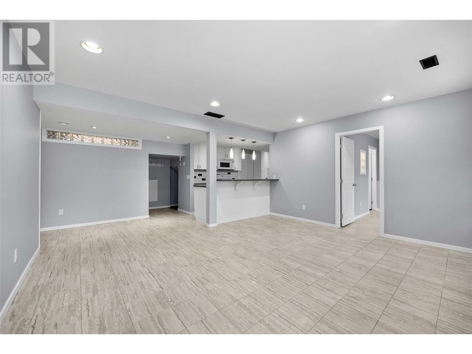 KELOWNA, British Columbia, V1P 1N8, CA, 6 Bedrooms Bedrooms, ,4 BathroomsBathrooms,Residential,For Sale,1837090
