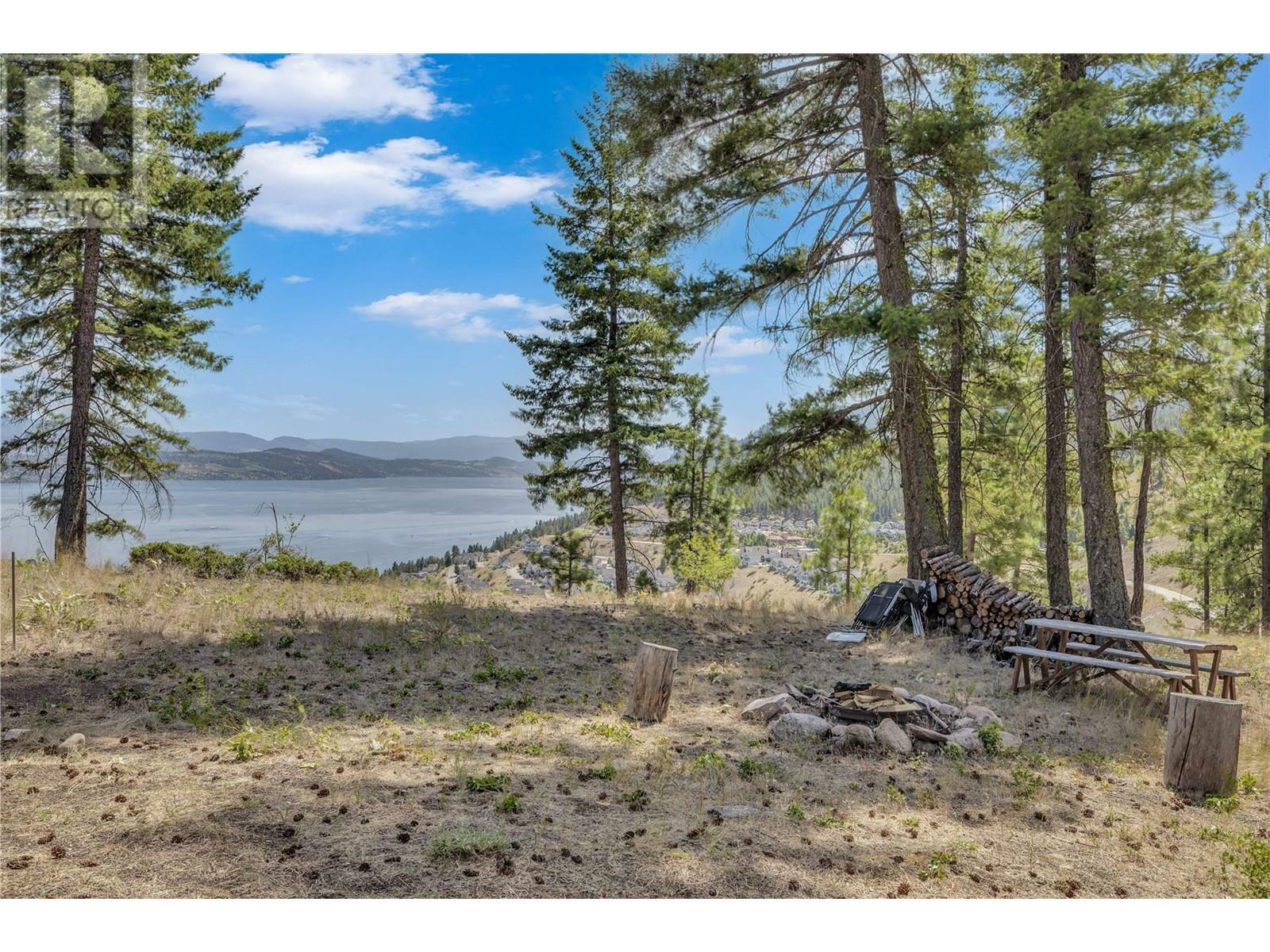 KELOWNA, British Columbia, V1Z 3W6, CA, 5 Bedrooms Bedrooms, ,3 BathroomsBathrooms,Residential,For Sale,1838987