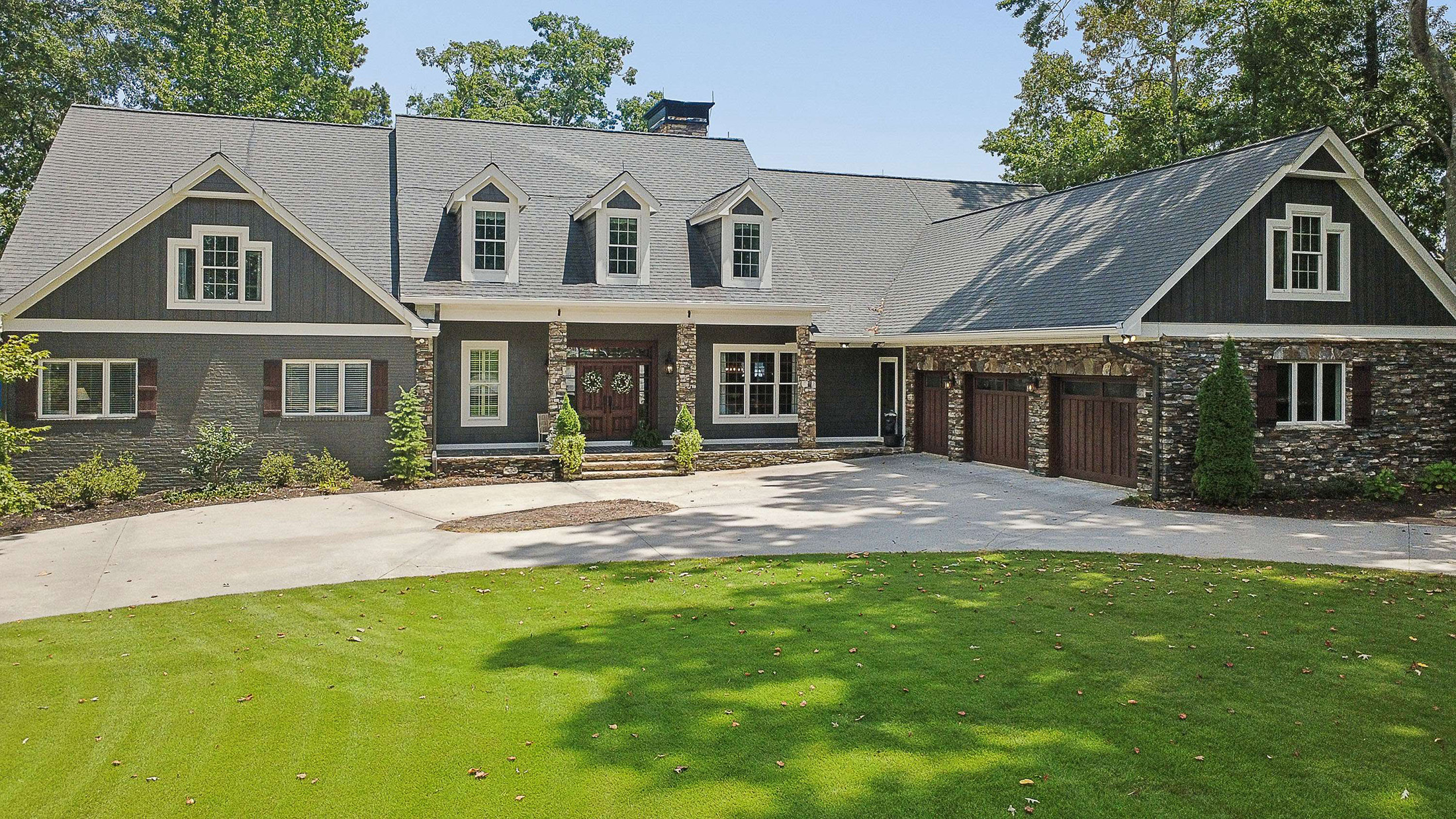  Lake Peachtree