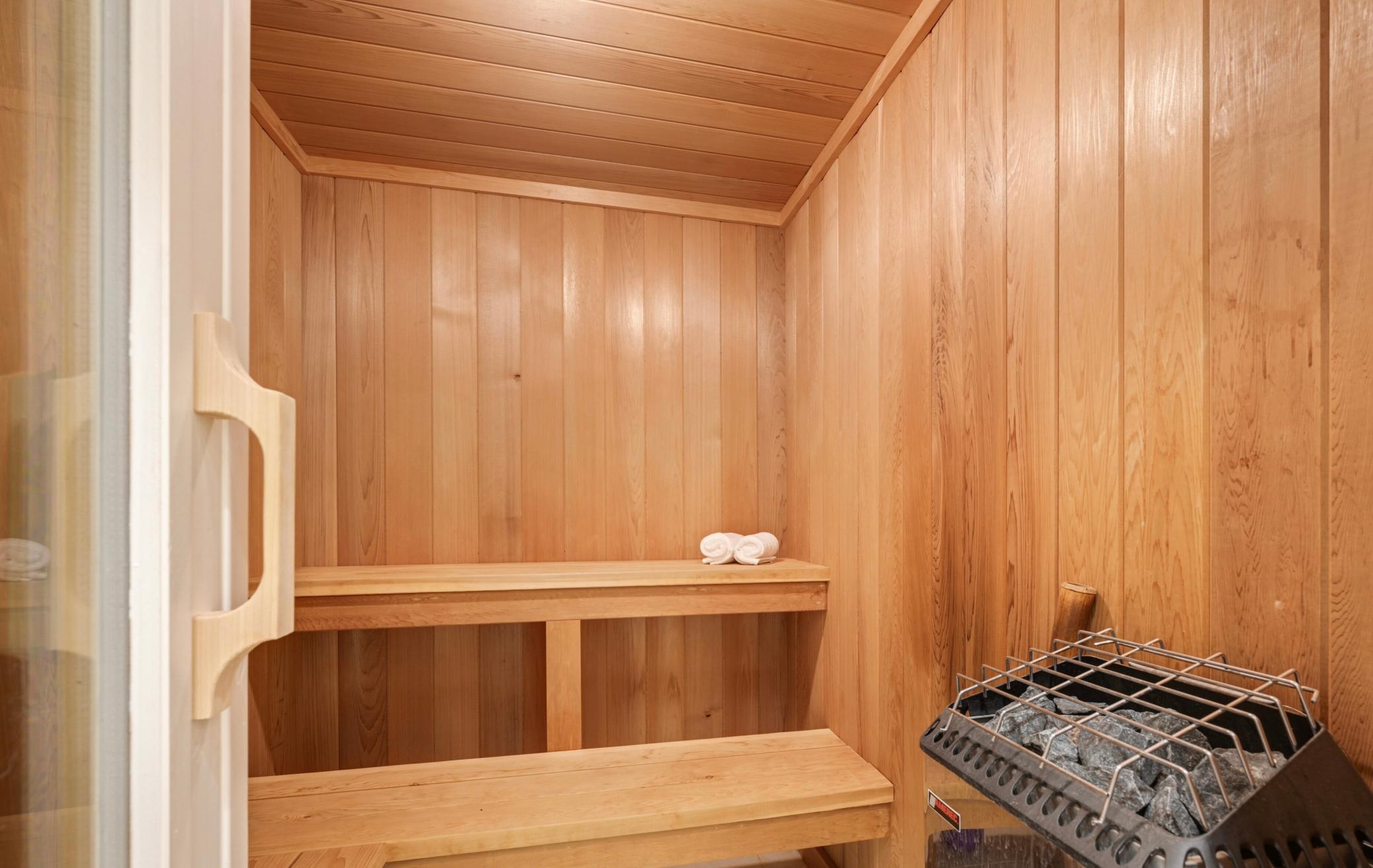 Woodbury, Minnesota, 55129, United States, 5 Bedrooms Bedrooms, ,5 BathroomsBathrooms,Residential,For Sale,1989522