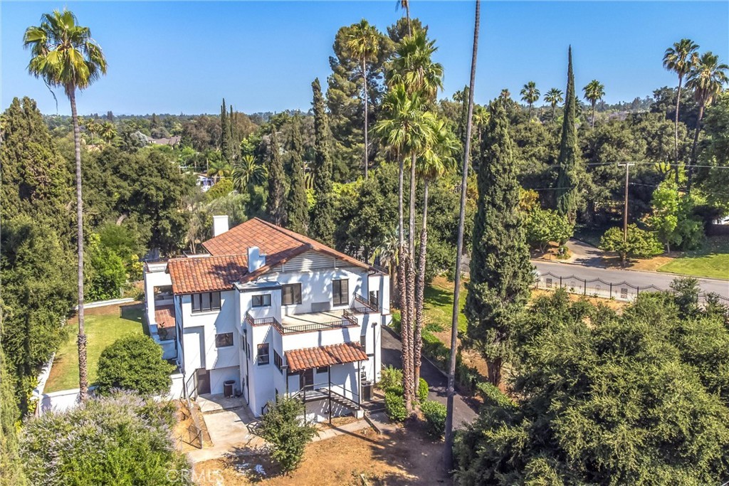 Redlands, California, 92373, United States, 5 Bedrooms Bedrooms, ,4 BathroomsBathrooms,Residential,For Sale,1982163