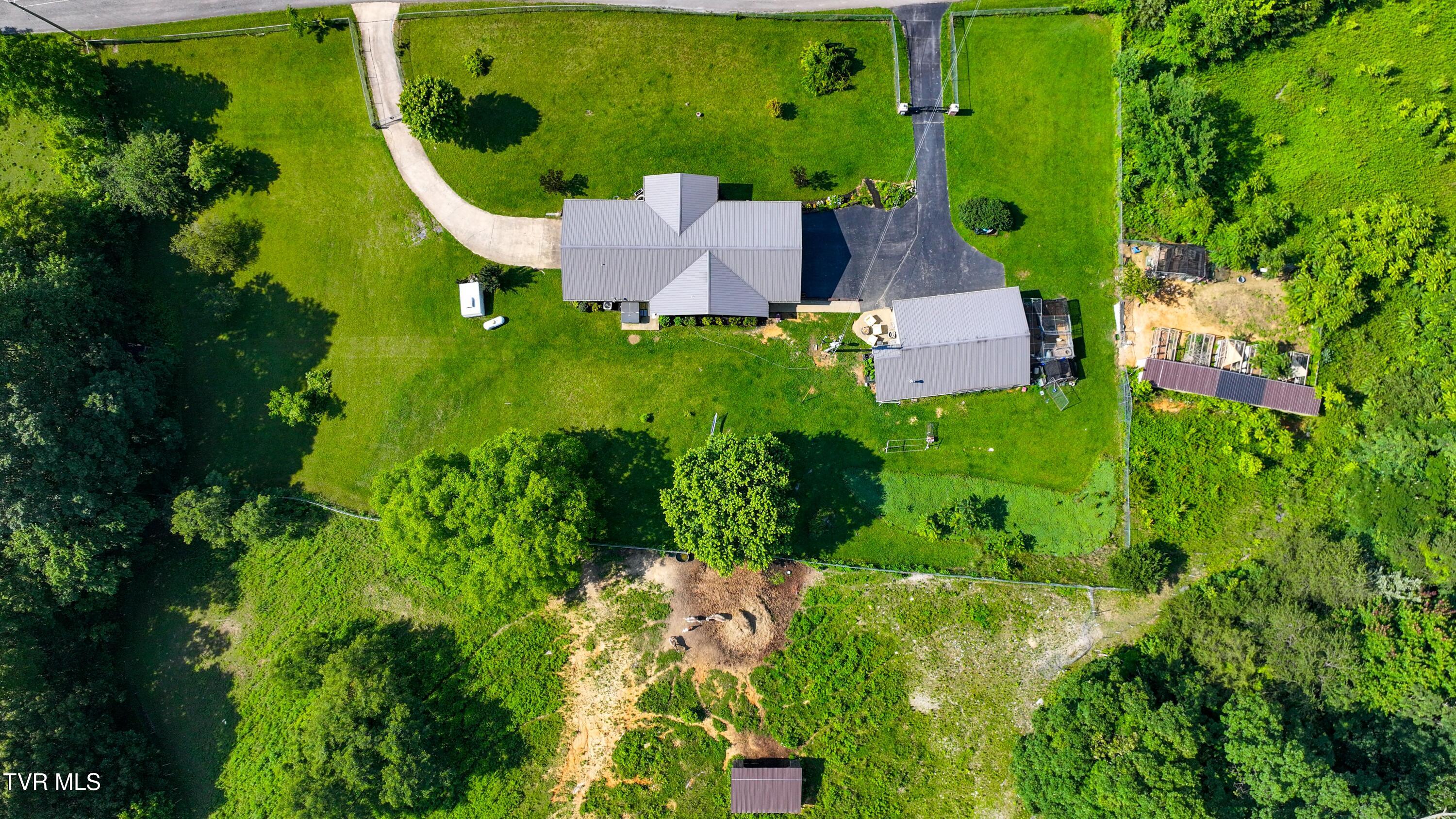 Chuckey, Tennessee, 37641, United States, 3 Bedrooms Bedrooms, ,2 BathroomsBathrooms,Residential,For Sale,1872161