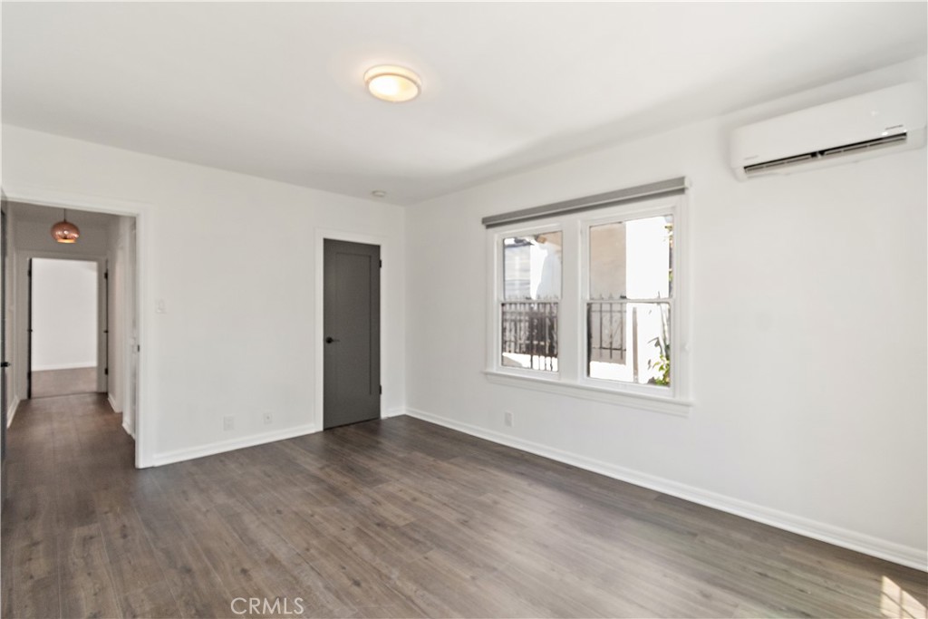 Los Angeles, California, 90019, United States, ,Residential,For Sale,1983742