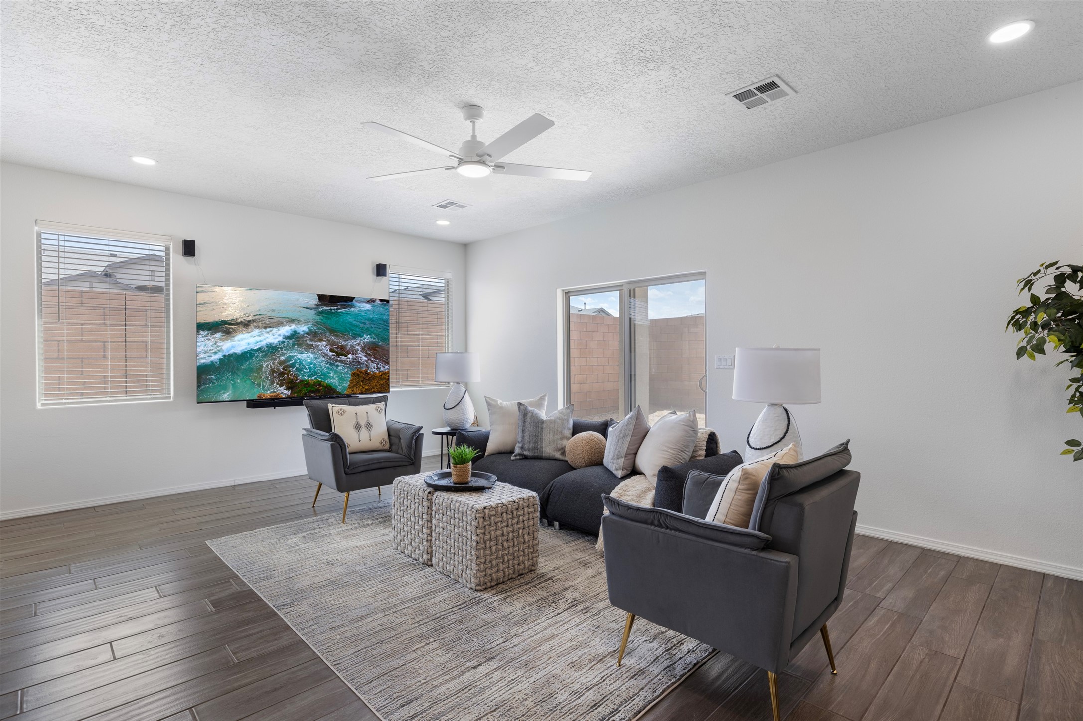  6200 White Hawk Drive Ne - 物件實景