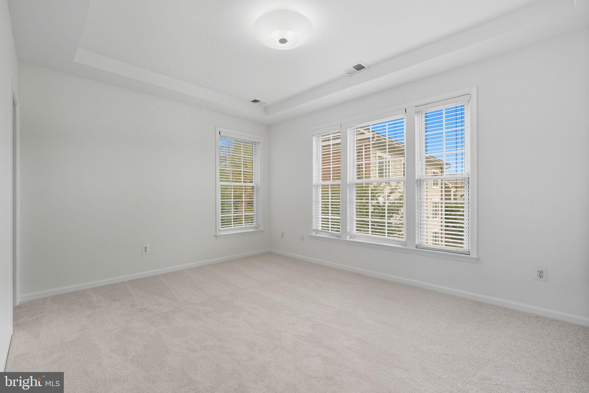 Fairfax, Virginia, 22033, United States, 3 Bedrooms Bedrooms, ,4 BathroomsBathrooms,Residential,For Sale,1975238