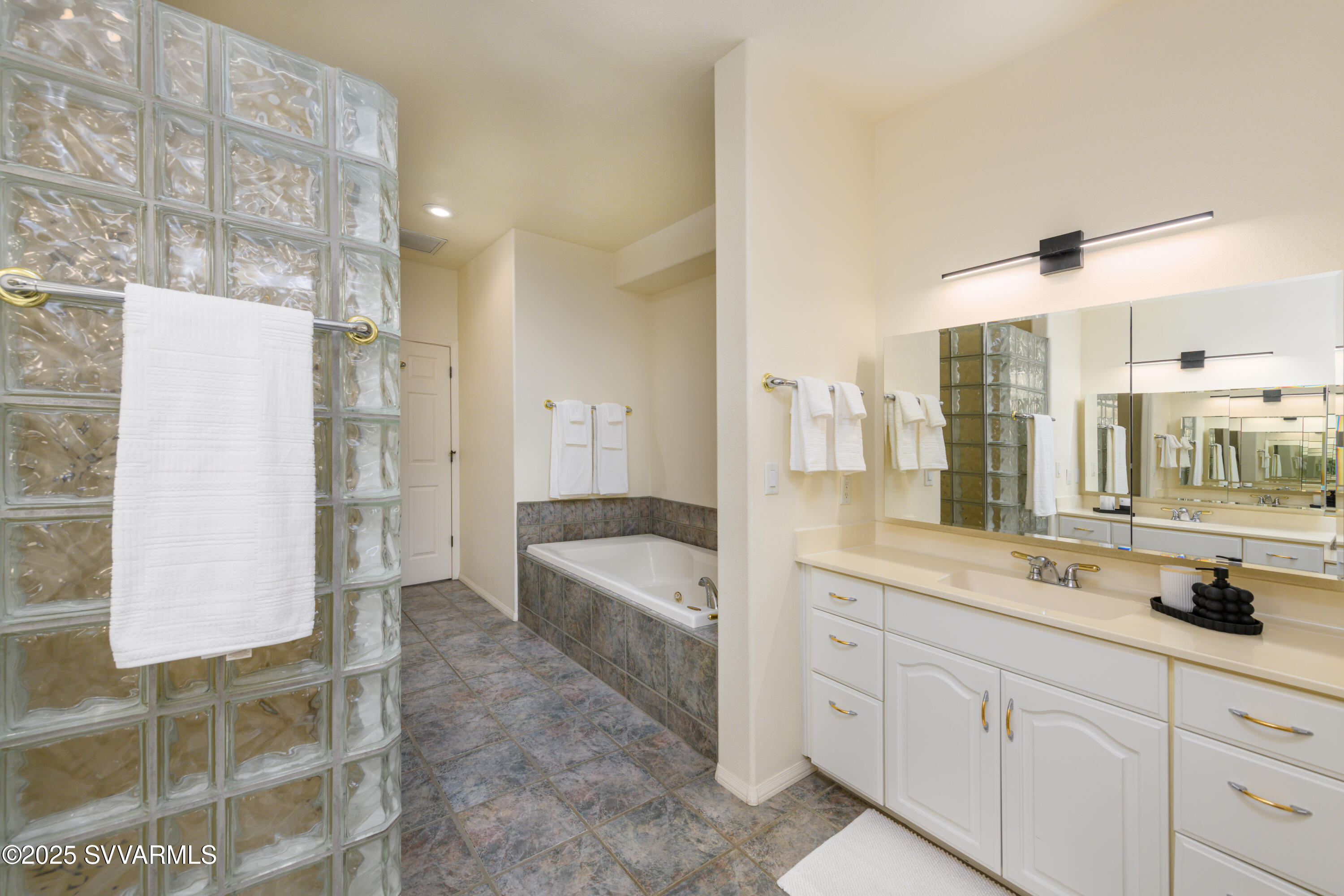 Sedona, Arizona, 86351, United States, 3 Bedrooms Bedrooms, ,3 BathroomsBathrooms,Residential,For Sale,1838352