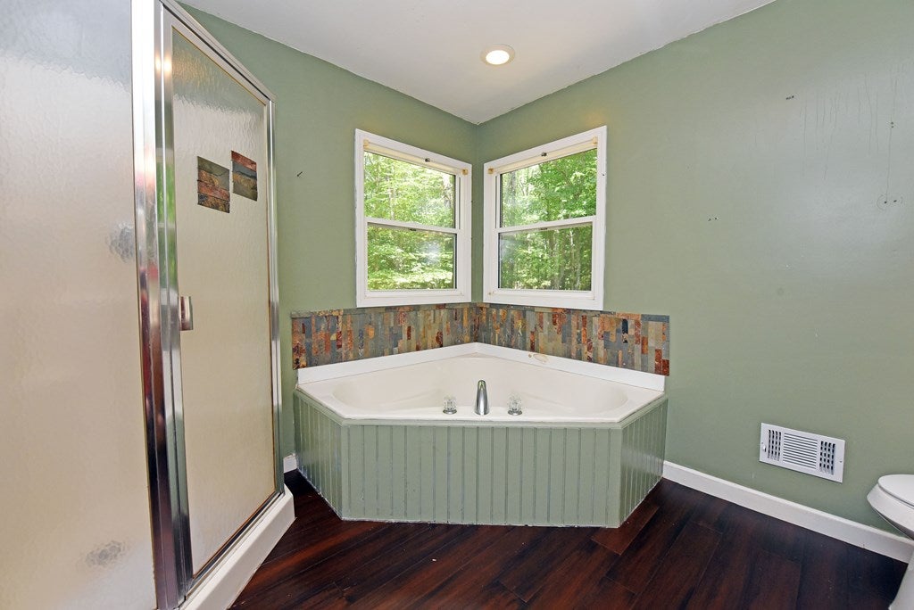 Mineral Bluff, Georgia, 30559, United States, 3 Bedrooms Bedrooms, ,3 BathroomsBathrooms,Residential,For Sale,1882955
