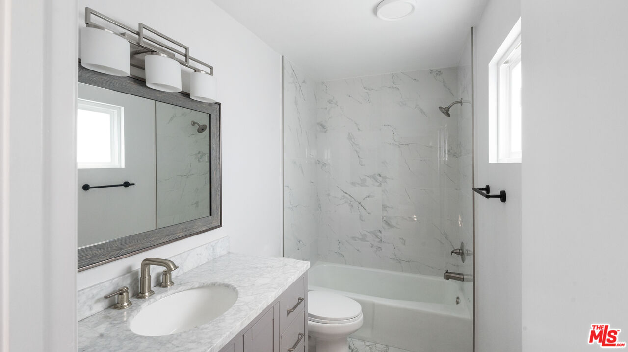 Pacific Palisades, California, 90272, United States, 2 Bedrooms Bedrooms, ,3 BathroomsBathrooms,Residential,For Sale,1950825